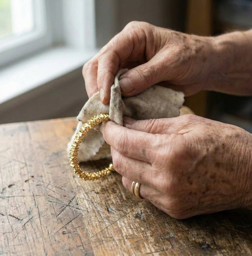 Classic Fashion Gold Bracelet