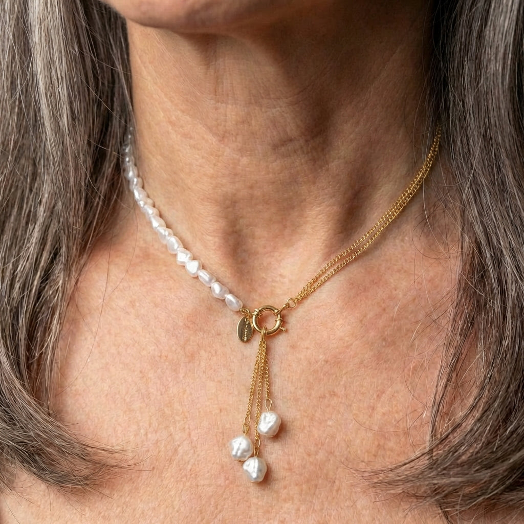 Elegant Pendant Pearl Necklace