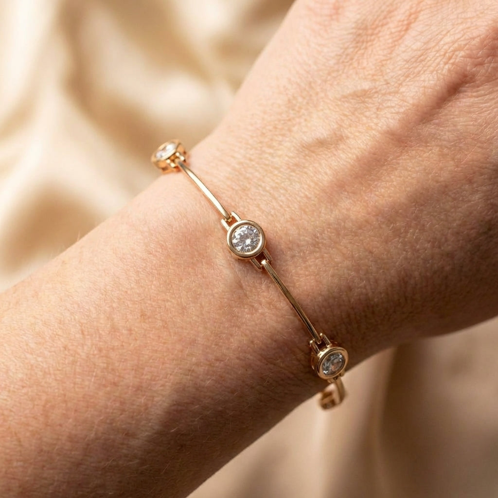 Elegant Bracelet With Zirconias In Gold