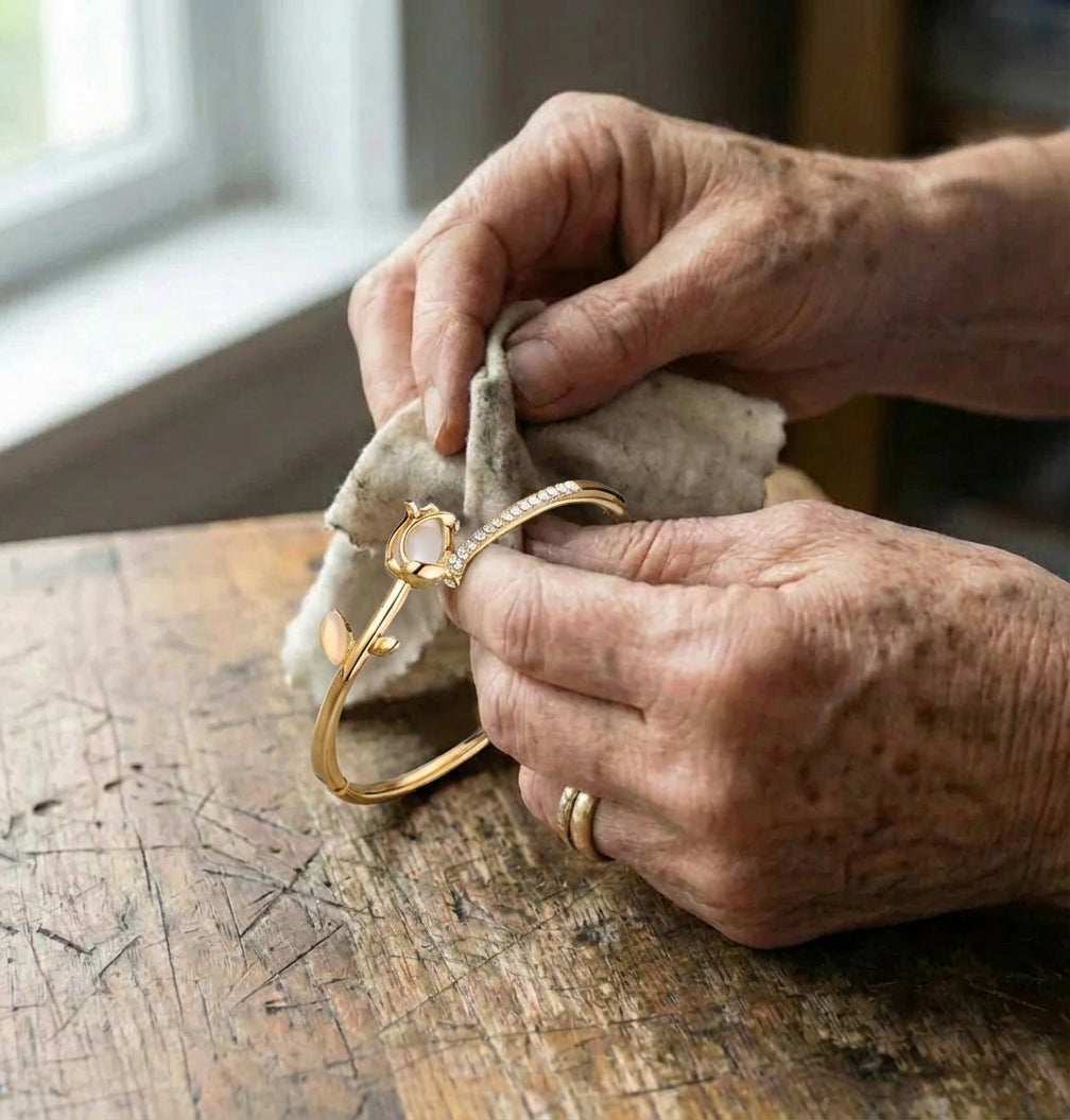Exquisite Tulip Bangle Bracelet
