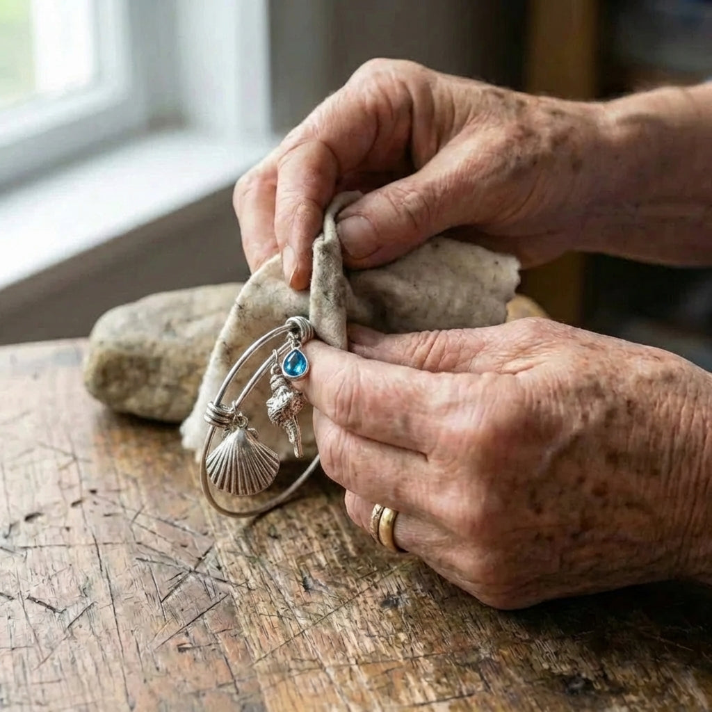 Vintage Shell Charm Adjustable Silver Bracelet