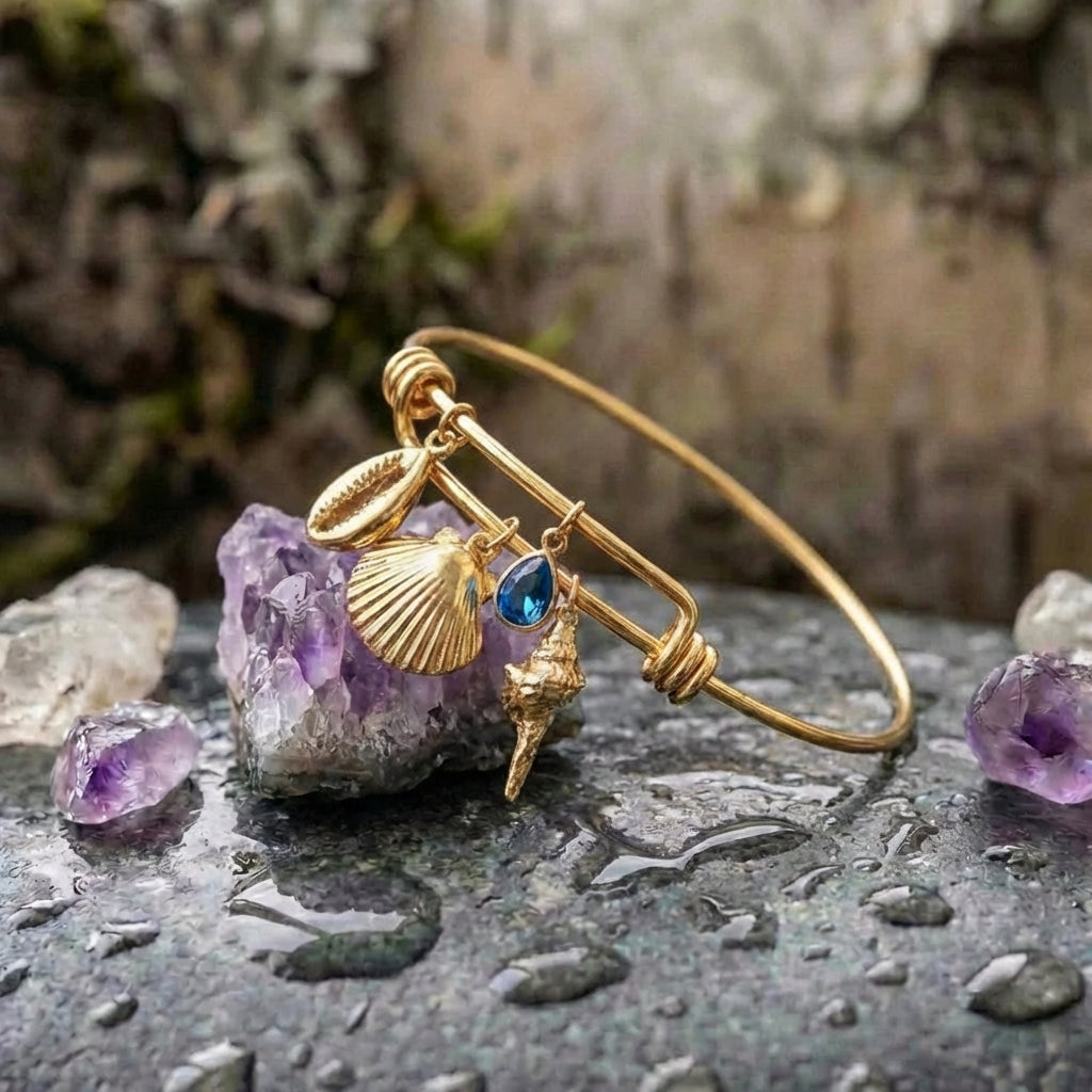 Vintage Shell Charm Adjustable Gold Bracelet