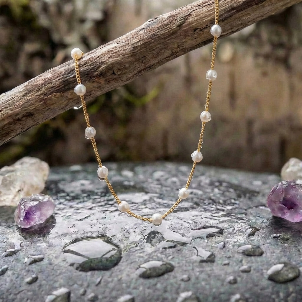 Small Pearl Necklace In Gold