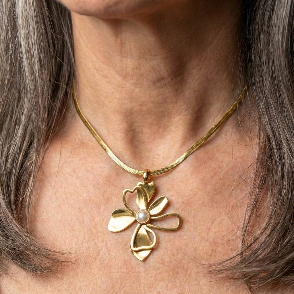 Trendy Hollow Flower Pearl Gold Necklace