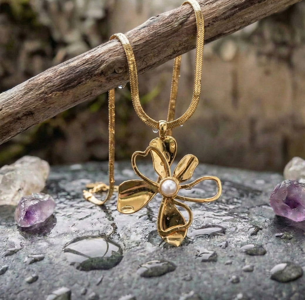 Trendy Hollow Flower Pearl Gold Necklace