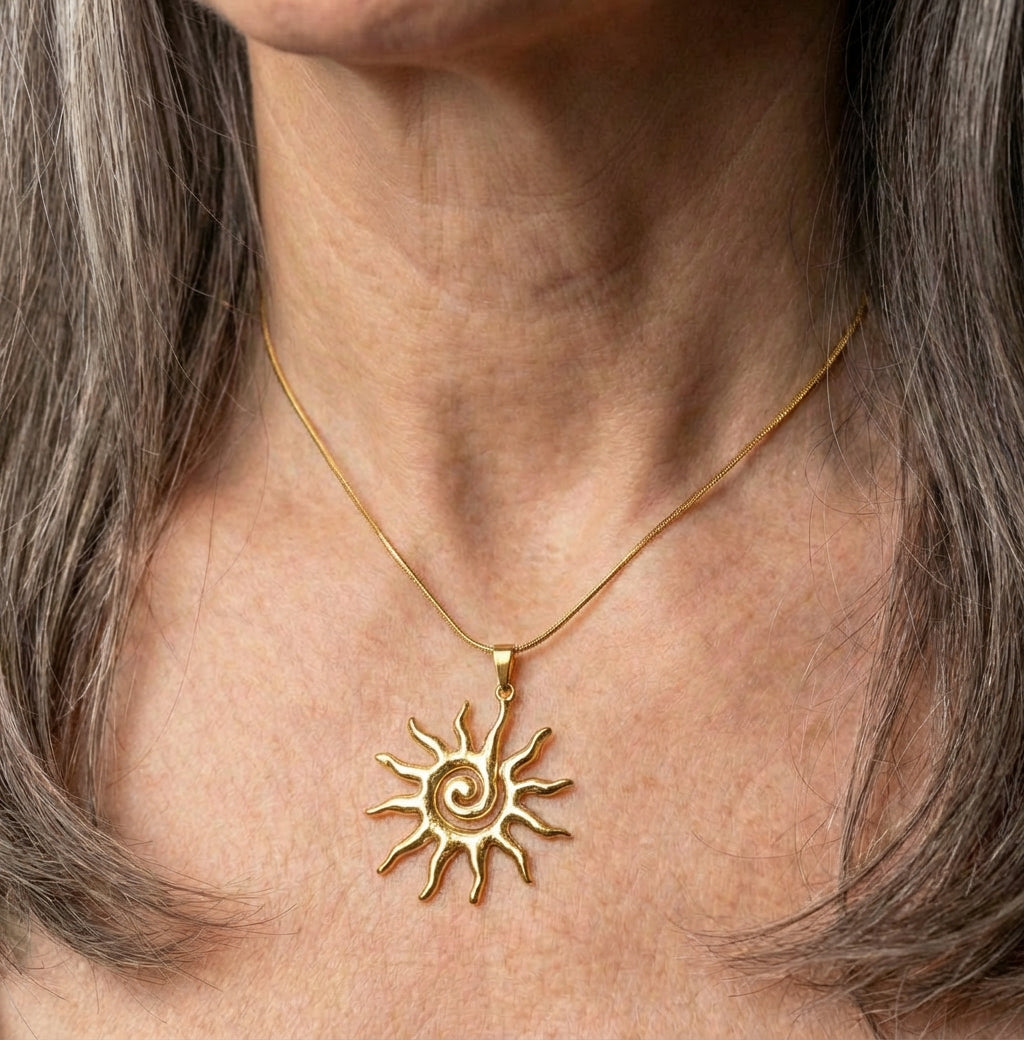 Vintage Chic Sun Shaped Necklace
