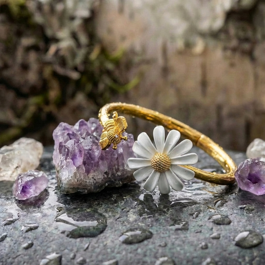 Vintage Gold Daisy & Bee Bracelet