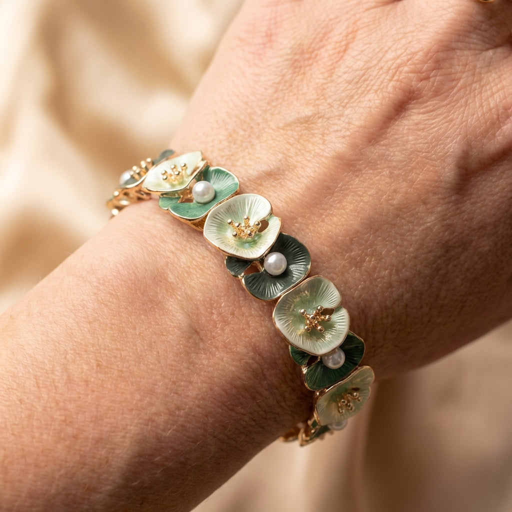 A Vintage Green Floral Pearl Bracelet