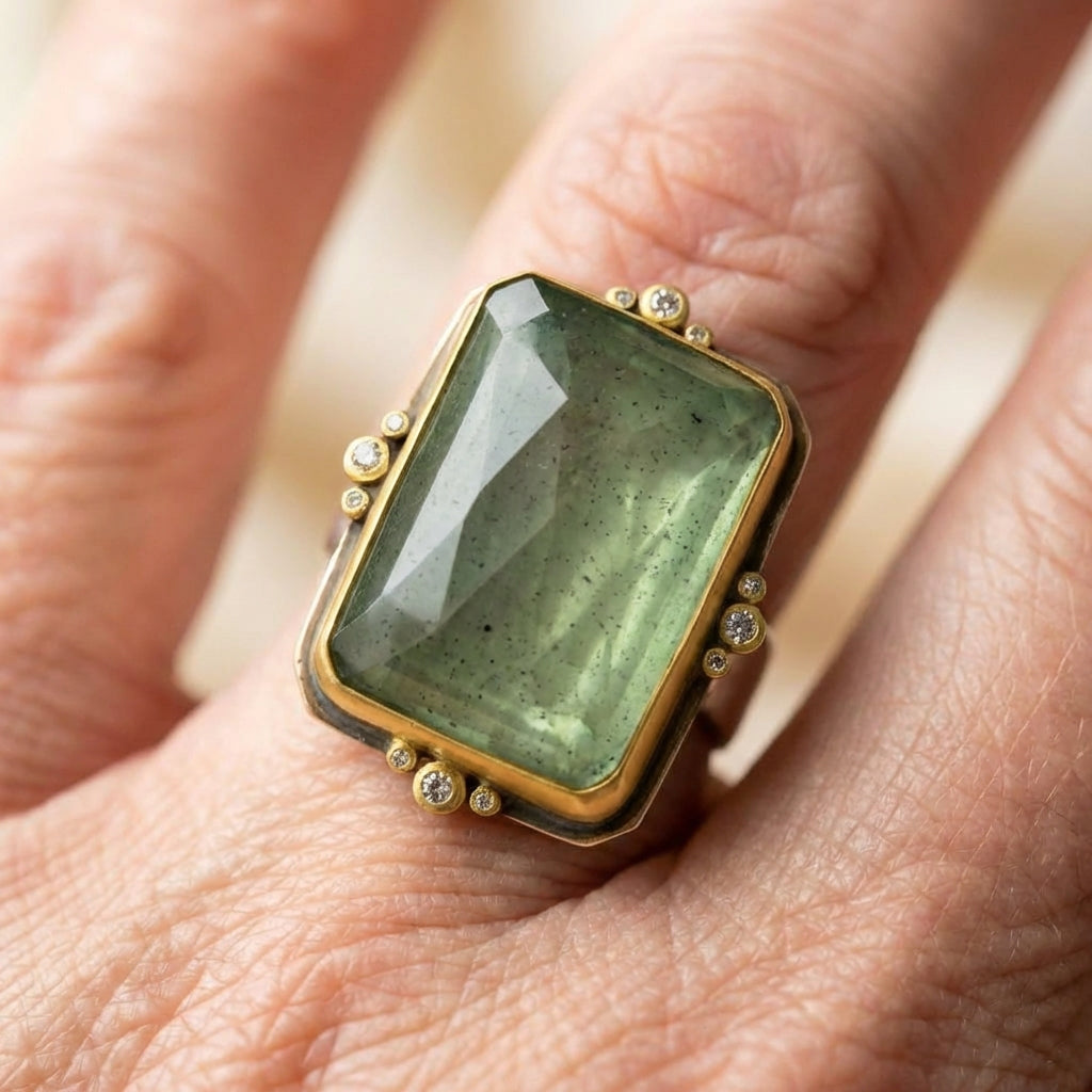 A Vintage Green Glass Gold Ring