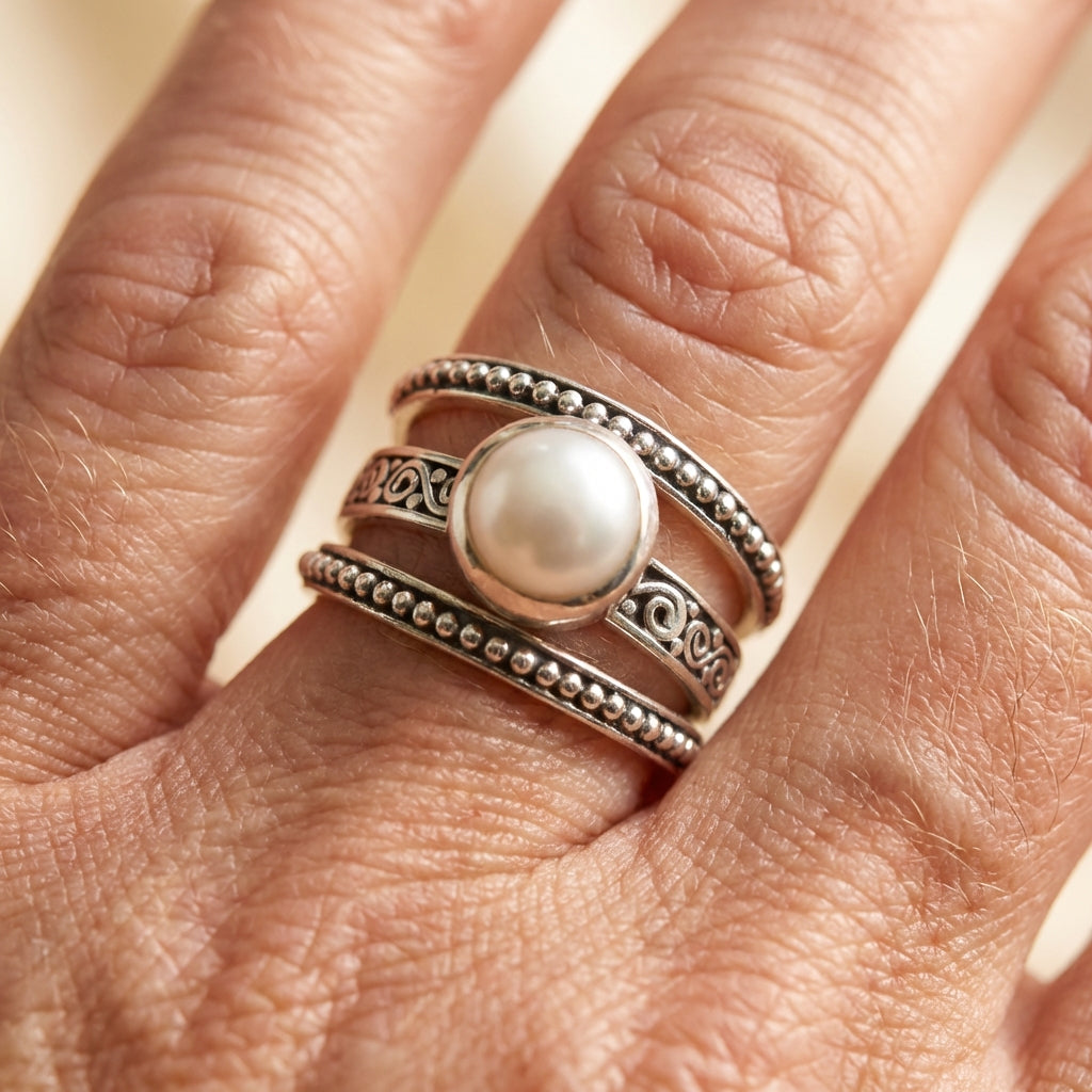 A Vintage Layered Silver Pearl Ring