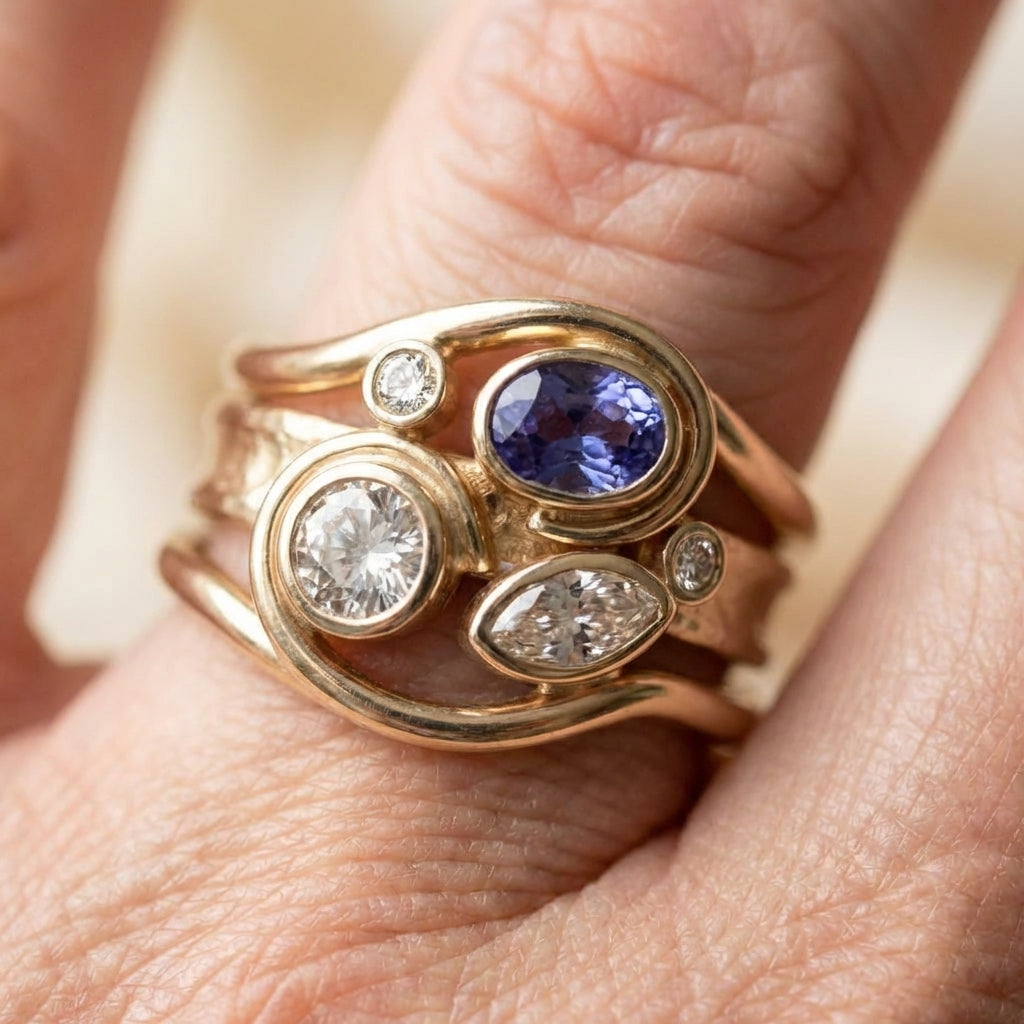 A Vintage Layered Zirconia Gold Ring