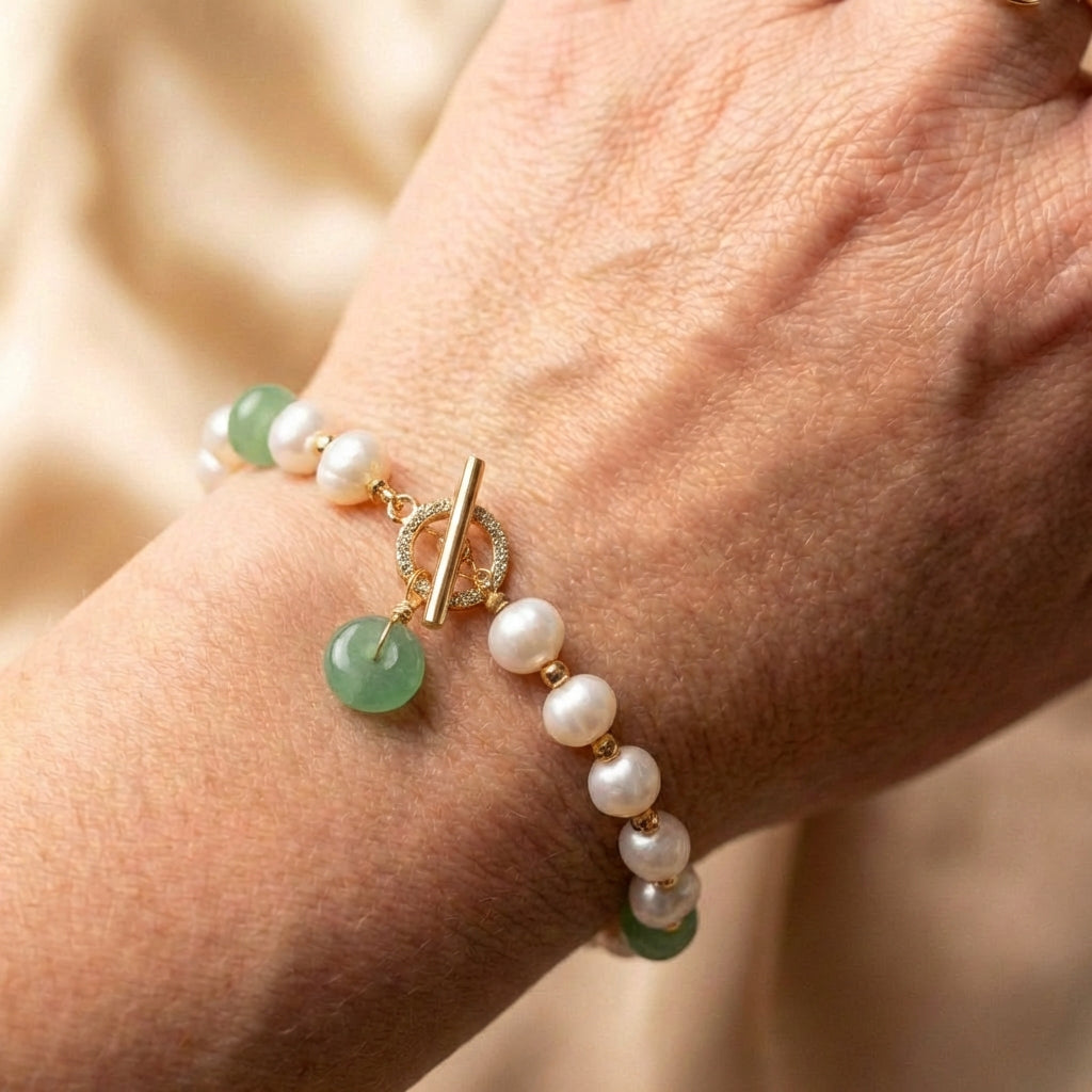 Vintage Pearl & Gold Green Gem Bracelet