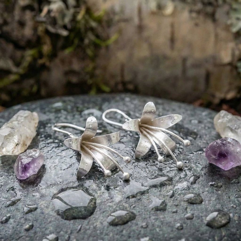 A Vintage Silver Open Lotus Earring Set
